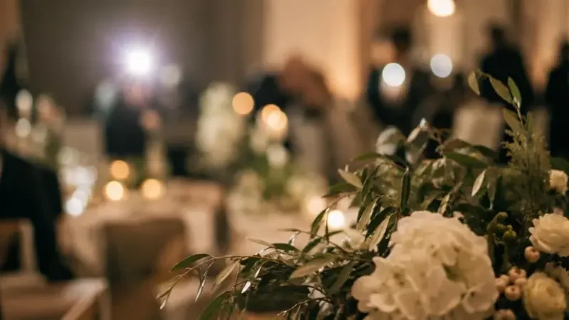 舞台剧发布会一身造型意外出圈，评论区炸了 - 娱乐曝光文章封面